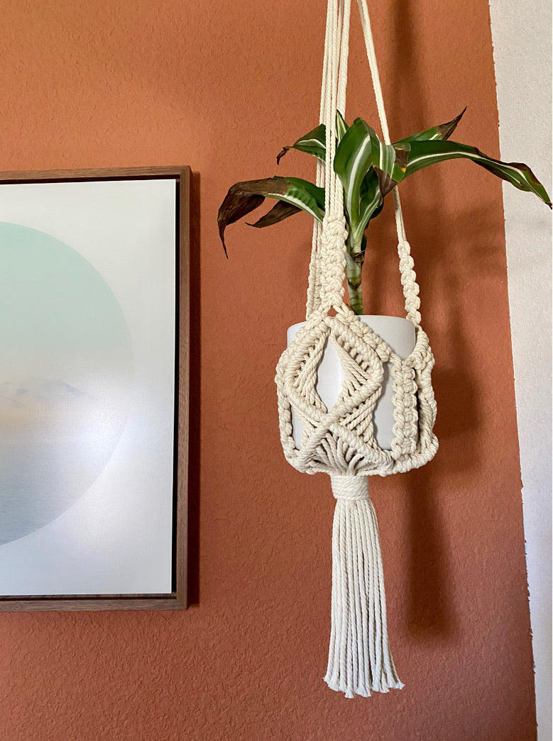 “Aphrodite” Macramé Plant Hanger
